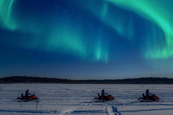 Snowmobile night tour ©Apukka Resort