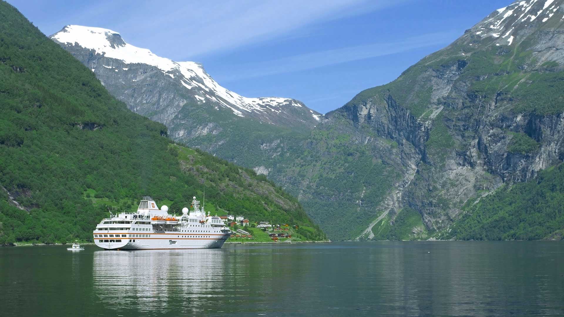 Norway Coastal Cruises & River Cruise Tour Packages 2019 : Nordic Visitor