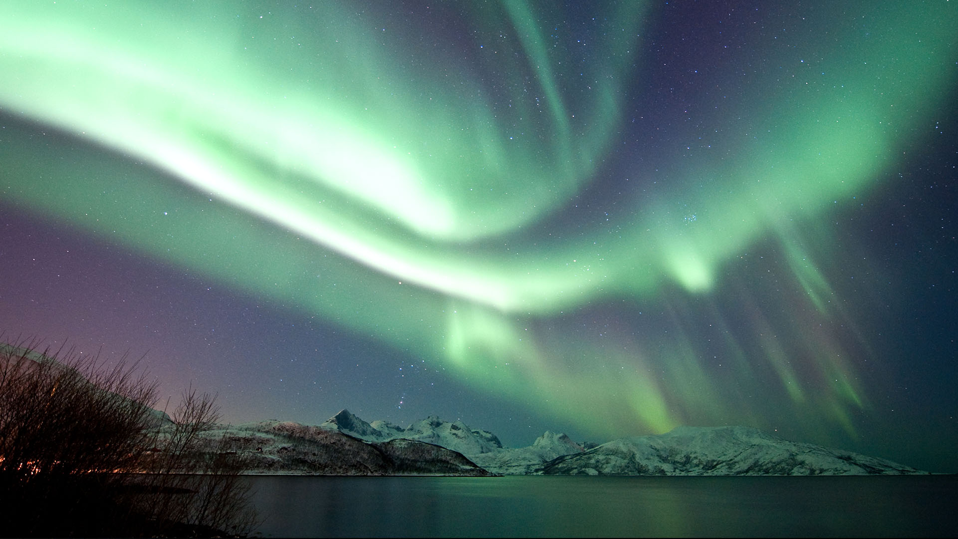 Northern lights in Tromsø ©visitnorway