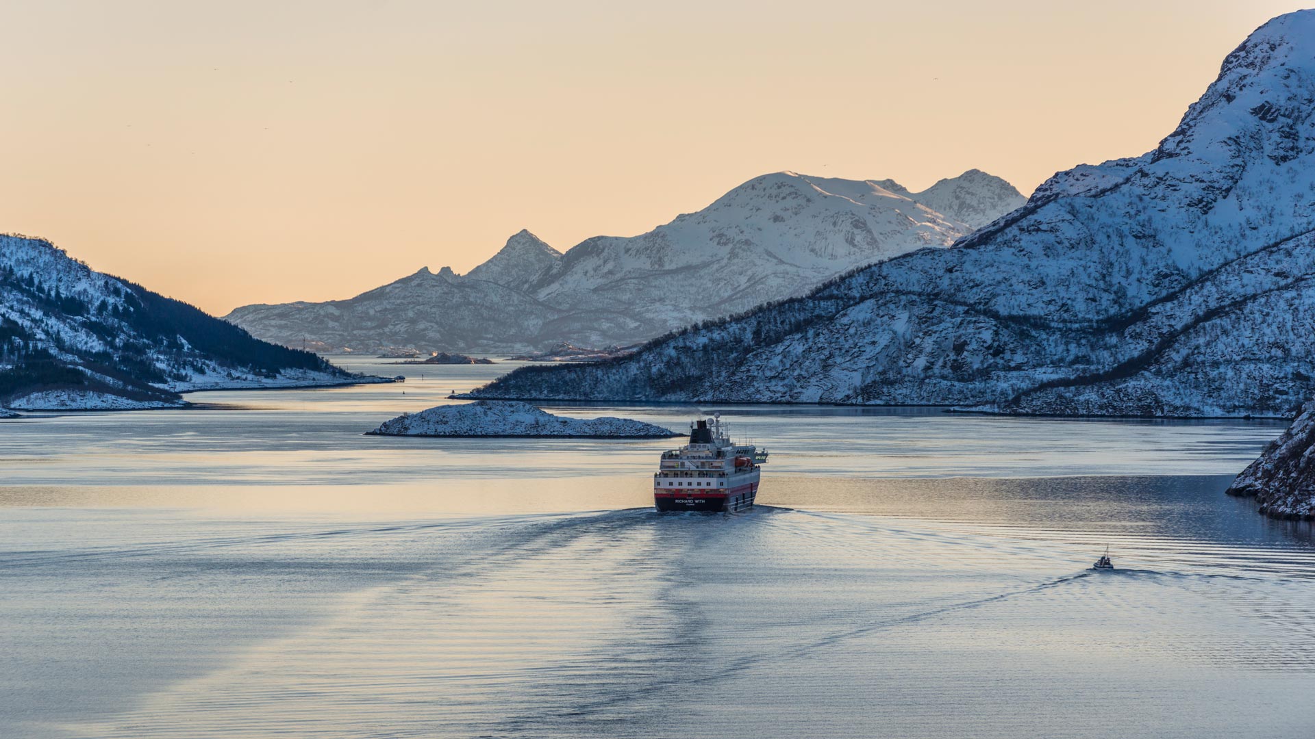 Norwegian Fjord Cruises & Train Tours 2023/2024 Nordic Visitor