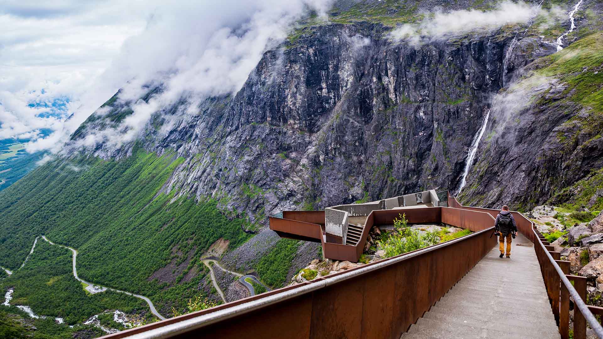 Viewing platform over Trollstigen