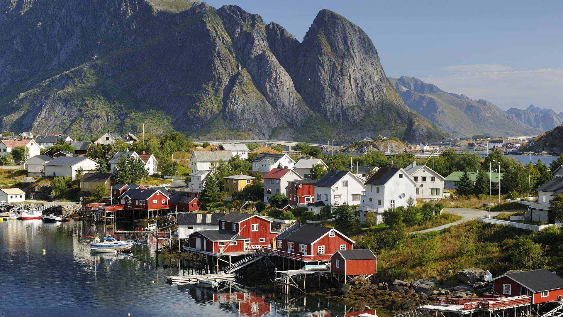 Summer in Svolvær ©Hurtigruten