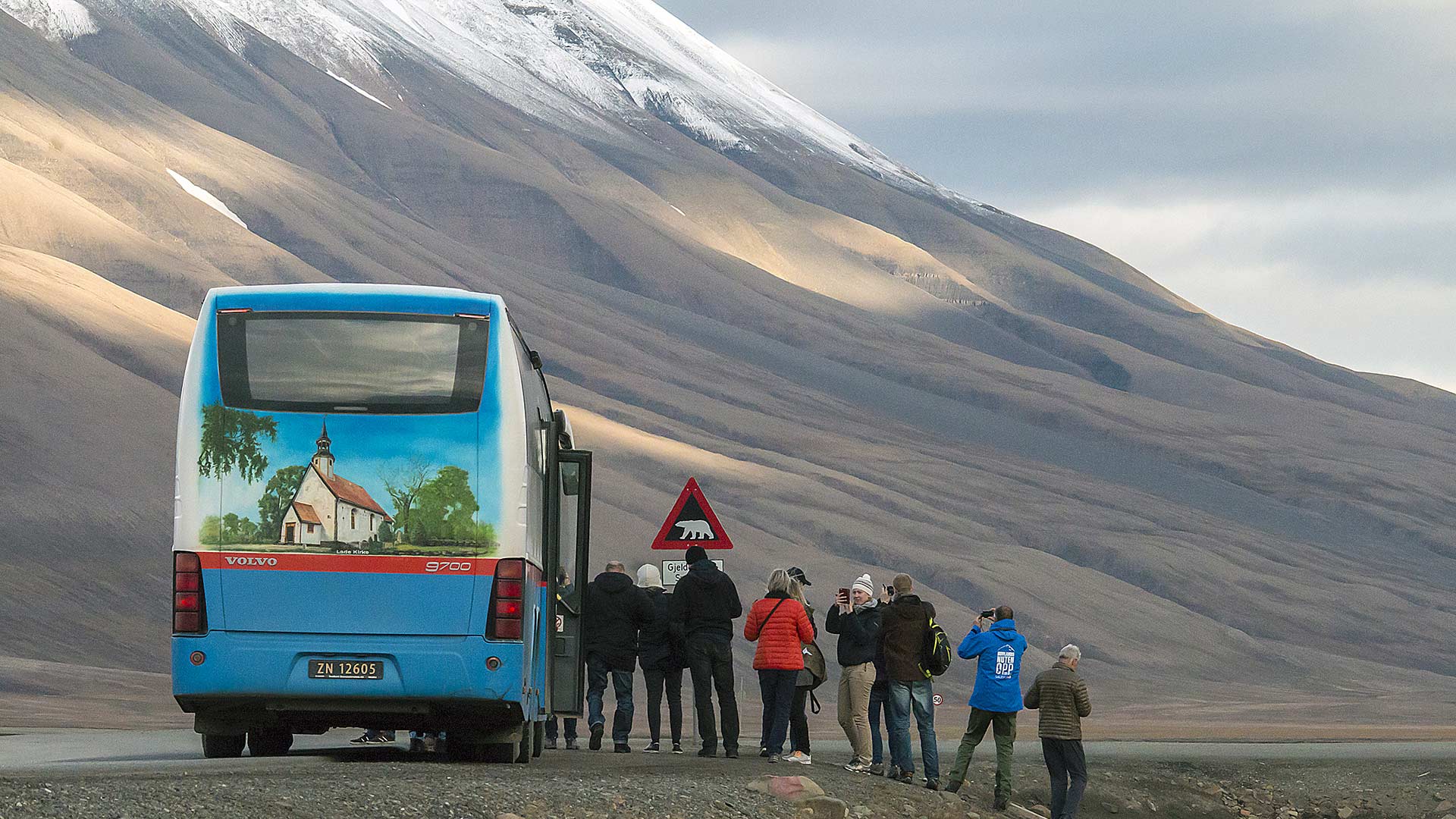 Sightseeing in Longyearbyen ©Svalbard Buss